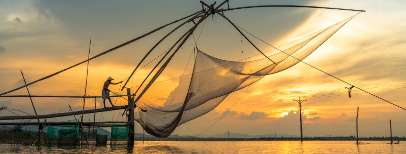 filet de p&ecirc;che au soleil levant